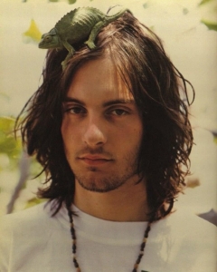 Tobey Maguire (long hair, chameleon)